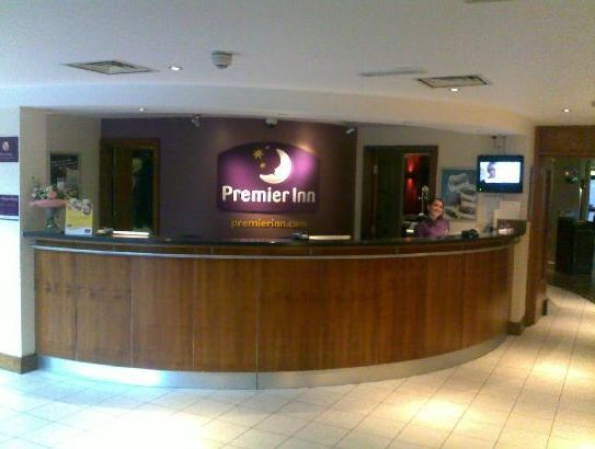 Premier Inn Watford Central Exterior photo