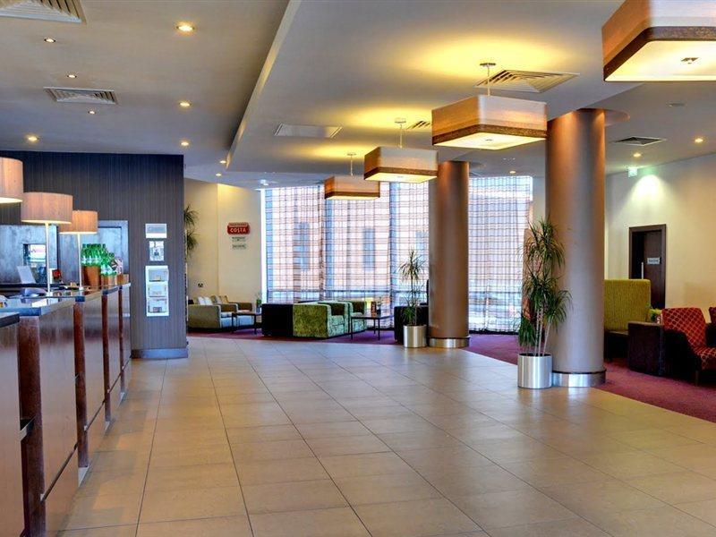 Premier Inn Watford Central Exterior photo