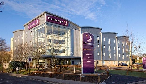 Premier Inn Watford Central Exterior photo
